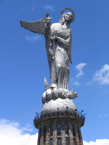 聖母の丘の天使（Virgen de El Panecillo）