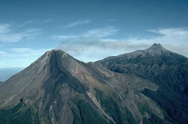 コリマ山噴火