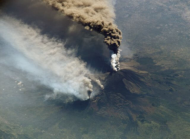 エトナ火山噴火