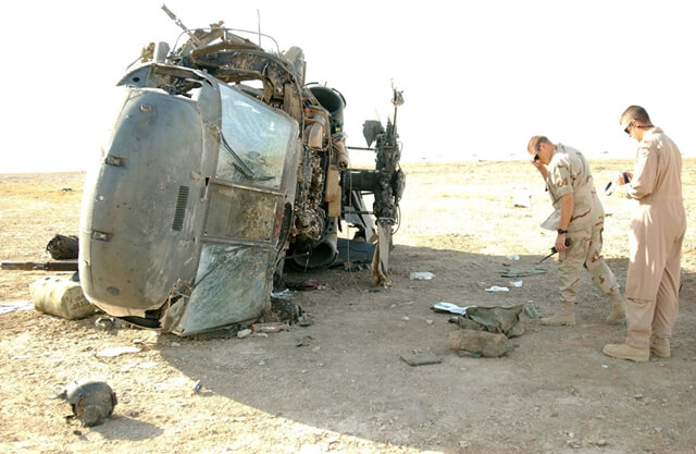 （イラク戦争で撃墜されたアメリカ軍のUH-60 ブラックホーク）